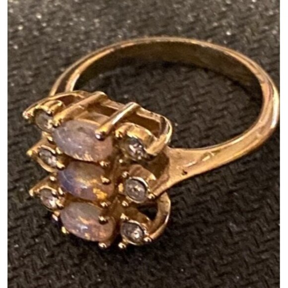 Avon Ring Size 6 Gold Triple Opal Iridescent Rhinestone Vintage Retro Bling Glam - Picture 1 of 9